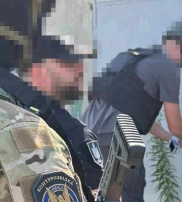 В Харькове обнаружили крупный арсенал оружия для диверсионных групп РФ. ФОТО В Харькове обнаружили крупный арсенал оружия для диверсионных групп РФ. ФОТО