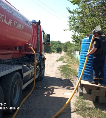Рятувальники доставили технічну воду мешканцям прифронтової Дружківки