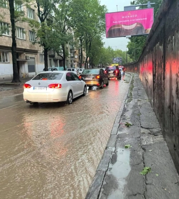 Наслідки негоди на Львівщині: за добу випала критична норма опадів
