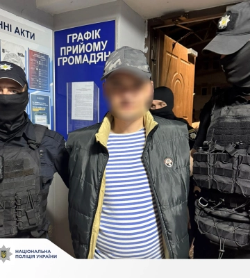 У Львові затримано злодюгу, який пограбував магазин та напав на поліцейського