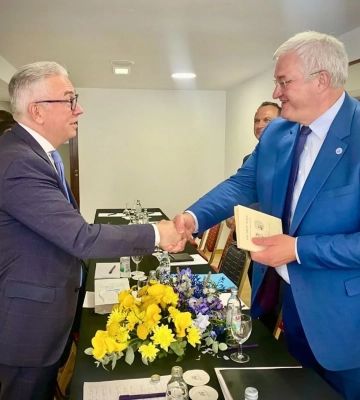 Сибіга зустрівся з президентом ПАРЄ: обговорили компенсації жертвам російської агресії та повернення українських дітей Сибіга зустрівся з президентом ПАРЄ: обговорили компенсації жертвам російської агресії та повернення українських дітей