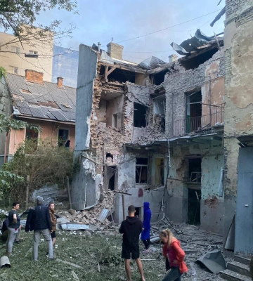 Львів, Луцьк, Чернівці та Харків опинилися в епіцентрі масованої атаки росіян, є загиблі (, )