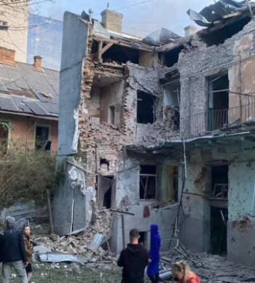 У Львові російський БПЛА влучив у житловий будинок