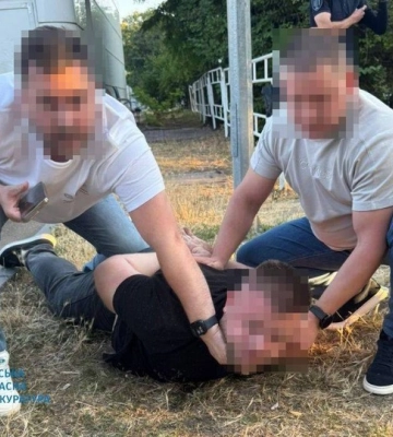 В Одесі поліцейський вимагав гроші у таксистів за «вільний проїзд» під час комендантської години