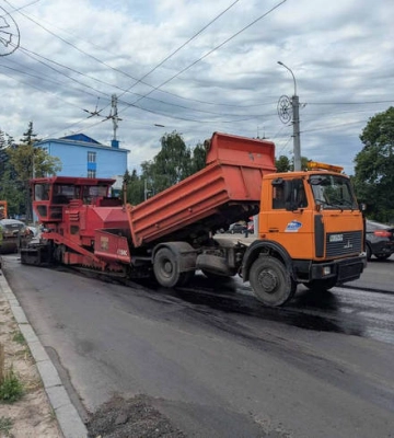 Без ям: у центрі Рівного заасфальтували важливе перехрестя