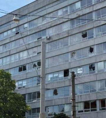 У Львові пошкоджено корпуси Політехніки: через нічну атаку вибито понад сотню вікон