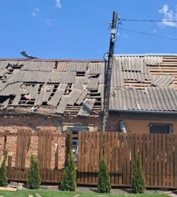 Рашисты ударили по Никополю: погибла женщина, два человека ранены. ФОТОрепортаж