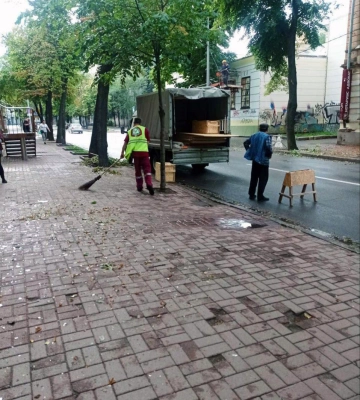 Внаслідок ранкового російського обстрілу в Харкові знову пошкоджені будівлі 