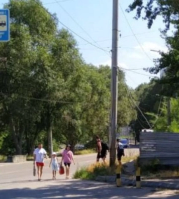 У Дніпрі перенесли популярну зупинку: де чекати тролейбус та автобуси