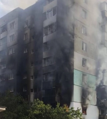 У Куп&#039;янську на Харківщині під обстріл РФ потрапила багатоповерхівка, є постраждалі