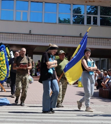 Із загиблим військовим попрощалися в Новоукраїнці 