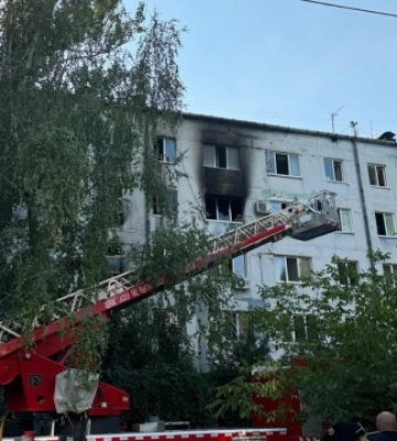Мешканці вистрибували з вікон: у Запоріжжі загорілася багатоповерхівка (ВІДЕО) Мешканці вистрибували з вікон: у Запоріжжі загорілася багатоповерхівка (ВІДЕО)