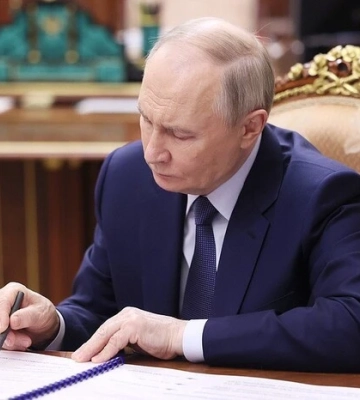 Путін хоче зустрітися з Зеленським, але тільки після капітуляції України