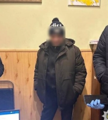 7 років за ґратами: у Дніпрі засудили чоловіка, який пограбував 71-річну жінку