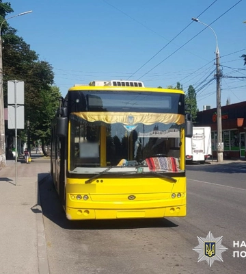 У Хмельницькому постраждала пасажирка тролейбусу - розпочато розслідування