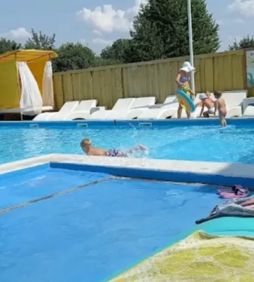 Спасти не удалось: в аквапарке на Полтавщине погиб 6-летний ребенок (видео)