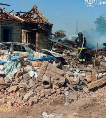 Ворог ударив КАБом по Дніпропетровщині: загинула жінка. ФОТОрепортаж
