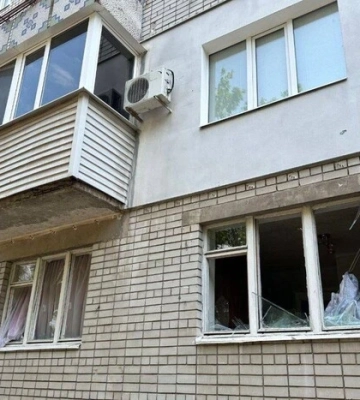 Понівечені школа та багатоповерхівки: з’явилися фото наслідків атаки на Самар