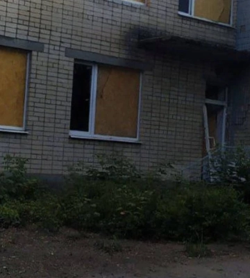 Росіяни вчергове обстріляли заклад освіти у Херсоні 