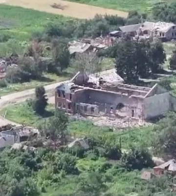 Военные показали, как выглядит разрушенная боями Кондратовка на Сумщине