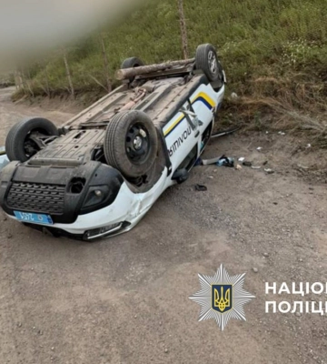 На Харьковщине полицейское авто атаковал вражеский FPV-дрон: четверо правоохранителей пострадали
