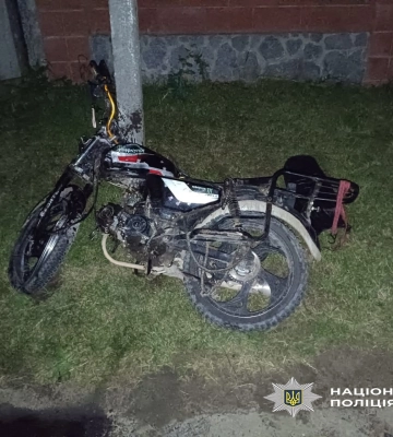 На Сумщині неповнолітня мотоциклістка та ії пасажирка потрапили до лікарні після ДТП