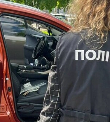 За $4 тис. обіцяла зняти з розшуку ТЦК. У Києві судитимуть жінку. ФОТОрепортаж