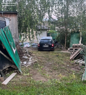 У Рівному нетвереза водійка «знесла» паркан та в’їхала на приватне подвір’я У Рівному нетвереза водійка «знесла» паркан та в’їхала на приватне подвір’я