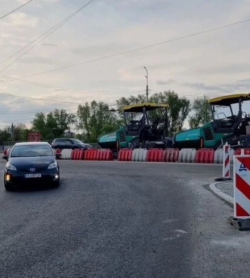 Рух транспорту вулицею Богатирською буде частково обмежено протягом місяця (схема)