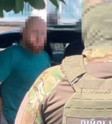 СБУ і Нацполіція викрили у Запоріжжі подружжя, яке вимагало «відкати» за гарантовані державою виплати на загиблих воїнів ЗСУ