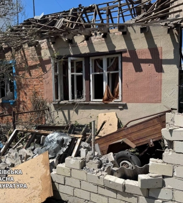 Дрони окупантів атакували Златопіль на Харківщині, є загибла та постраждалі