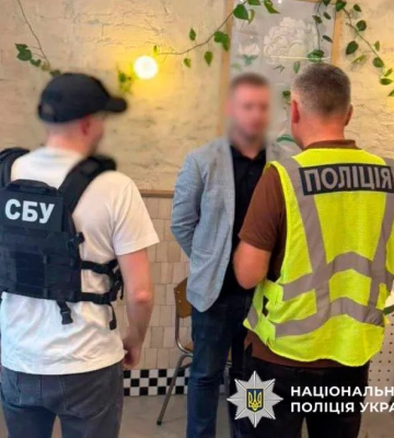 У Києві працівника суду підозрюють у вимаганні $5900 за «допомогу» з військовим обліком