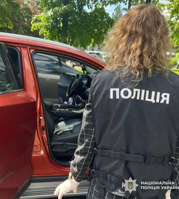 У Києві судитимуть жінку, яка за гроші обіцяла зняти військовозобов’язаного з розшуку ТЦК