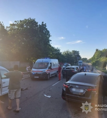 На Роменщині сталася ДТП за участю чотирьох автомобілів: троє постраждалих