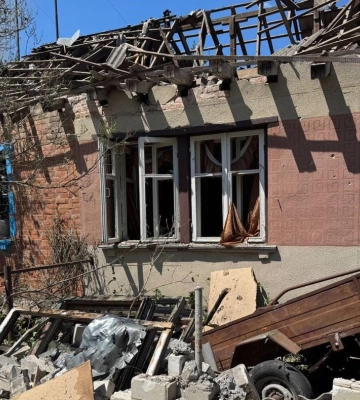 Дрони окупантів атакували Златопіль на Харківщині, є загибла та постраждалі