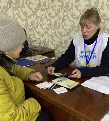 37 800 гривен на хозяйство: "Каритас" выдает агрогранты переселенцам — как получить