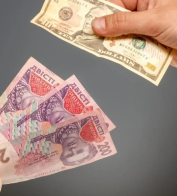 На Волині пенсіонера оштрафували за незаконний обмін валют біля ринку
