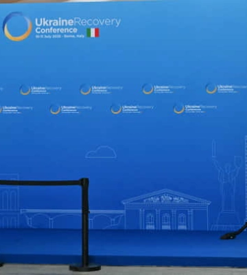 Час для війни та реформ. Чому Україна має змінити формат  "конференцій з відновлення"