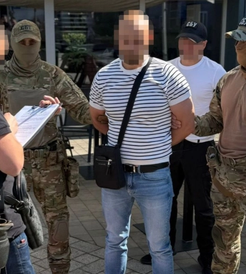 $1600 – и твоя "тачка" чиста: во Львовской области разоблачили таможенника-взяточника