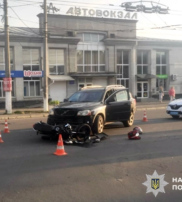 На Хмельниччині внаслідок двох ДТП за участю мотоциклів травмовані троє людей, - поліція