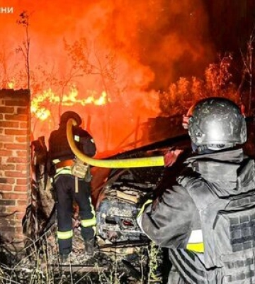 На Харківщині сталися пожежі внаслідок нічних ударів БпЛА, є постраждалі