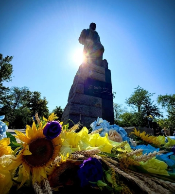 День української державності: до пам’ятника Шевченку поклали квіти