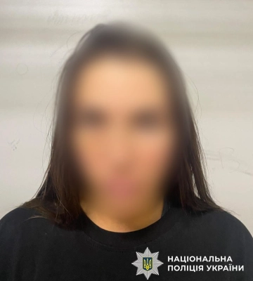 У столиці затримали жінку, яка на першому побаченні викрала у знайомого майже 50 тисяч доларів