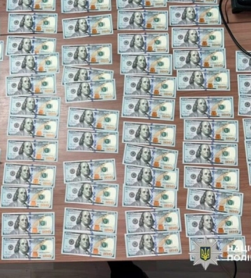 У столиці затримали жінку, яка на першому побаченні викрала у знайомого майже 50 тисяч доларів