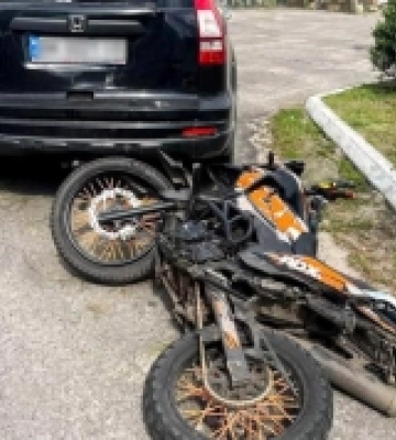 На півночі Рівненщини в ДТП постраждали 19-річні мотоцикліст і його пасажир