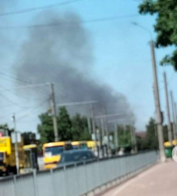 В Днепре на Левобережном бушует масштабный пожар