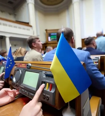 ВРУ в очередной раз продлила в Украине военное положение и всеобщую мобилизацию ВРУ в очередной раз продлила в Украине военное положение и всеобщую мобилизацию
