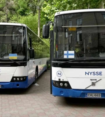 Гуманітарна допомога з Фінляндії: Київ отримав нові автобуси