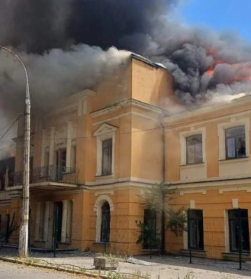 Внаслідок обстрілів знищено будинок культури суднобудівників у Херсоні