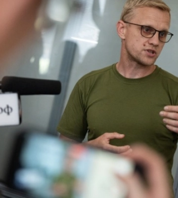 Суд обирає запобіжний захід активісту Шабуніну